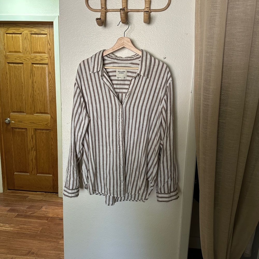 Abercrombie and Fitch Linen Blend Button Up Shirt